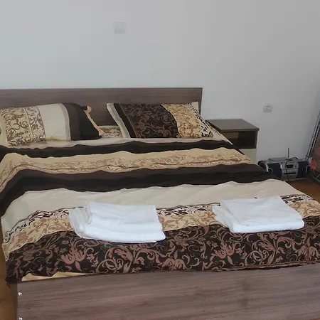 Apartman Laguna 3 *
